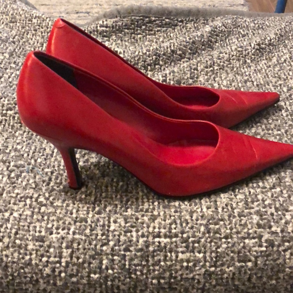Heels, bearly worn